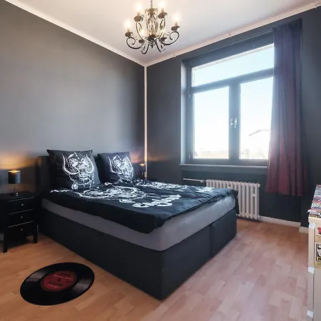 Apartment Rock 542 *